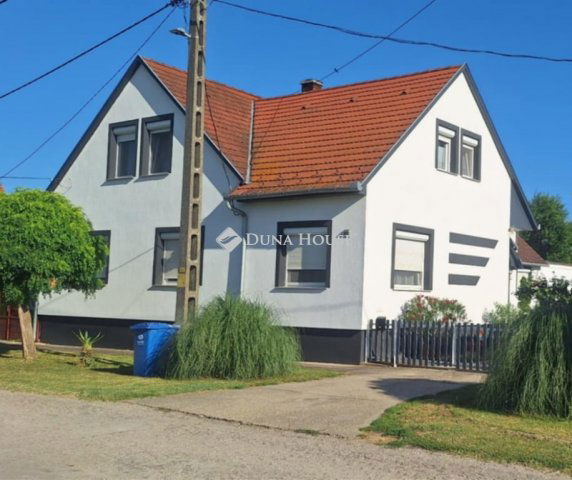 Eladó családi ház, Harkányban 97.9 M Ft, 8 szobás