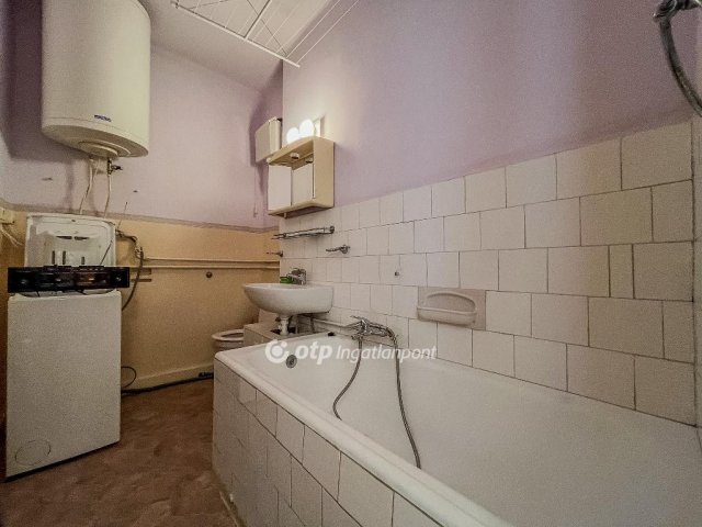 Eladó téglalakás, Budapesten, XVI. kerületben 49.9 M Ft