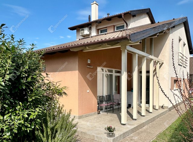 Eladó családi ház, Siófokon 134.9 M Ft, 4 szobás