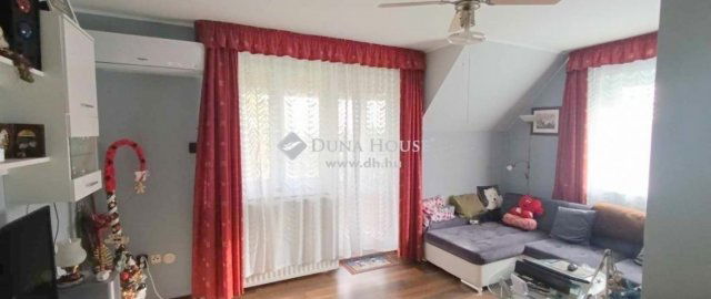 Eladó családi ház, Szentendrén 119.9 M Ft, 4 szobás