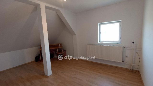 Eladó családi ház, Jászfényszarun 45.9 M Ft, 5 szobás