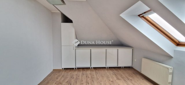 Eladó téglalakás, Nyíregyházán 63.9 M Ft, 4 szobás