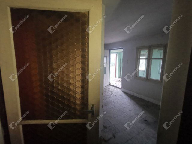 Eladó családi ház, Hahóton 5.5 M Ft, 4 szobás