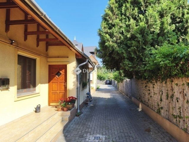 Eladó téglalakás, Budapesten, XV. kerületben 108 M Ft, 4 szobás