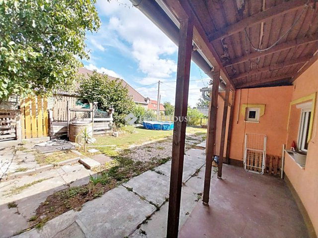Eladó családi ház, Naszályon 35 M Ft, 3 szobás