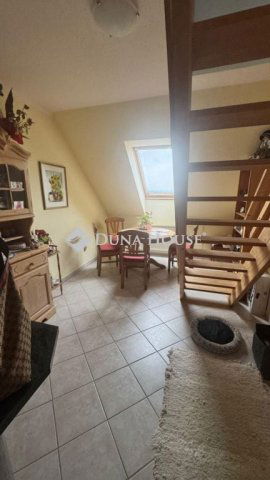 Eladó téglalakás, Hévízen 98.969 M Ft, 4 szobás