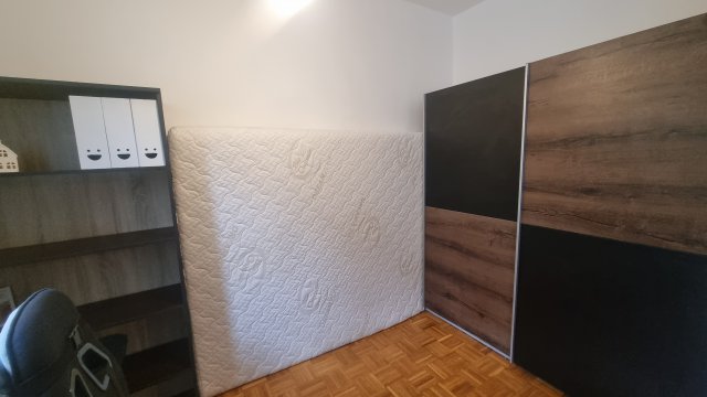 Kiadó téglalakás, albérlet, Szegeden 180 E Ft / hó, 1+1 szobás