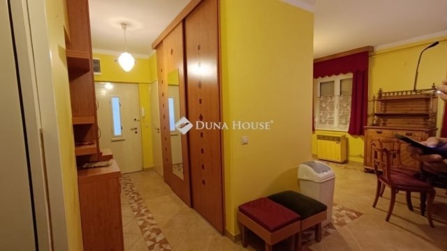 Eladó téglalakás, Kecskeméten 75 M Ft, 2 szobás