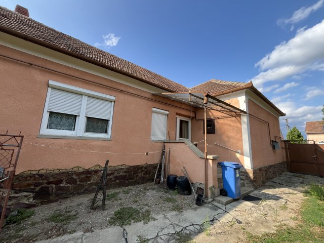 Eladó családi ház, Jánosházán 20.9 M Ft, 4 szobás