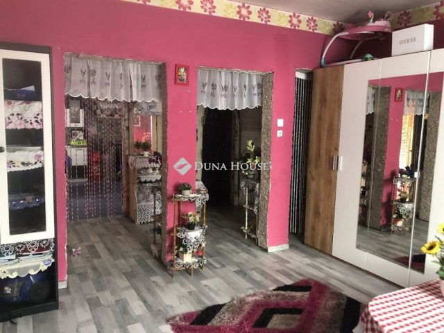 Eladó családi ház, Érden 65 M Ft, 6 szobás