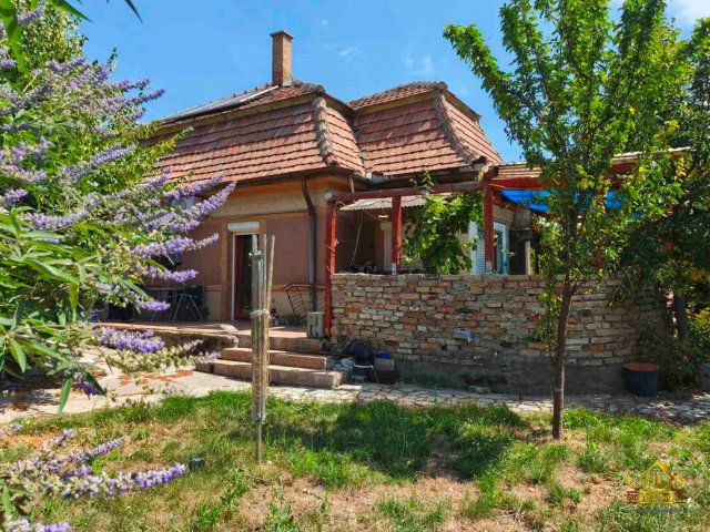 Eladó családi ház, Kiskunlacházán 75 M Ft, 3 szobás