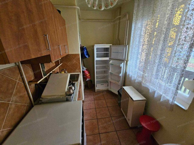 Eladó téglalakás, Gyulán 28.999 M Ft, 2 szobás