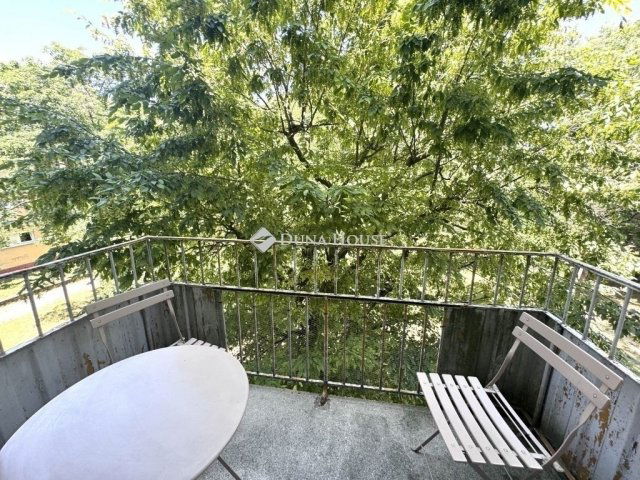 Eladó téglalakás, Pécsett 52.5 M Ft, 3 szobás