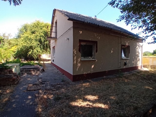 Eladó családi ház, Baján, Mérleg utcában 29.5 M Ft, 1+1 szobás