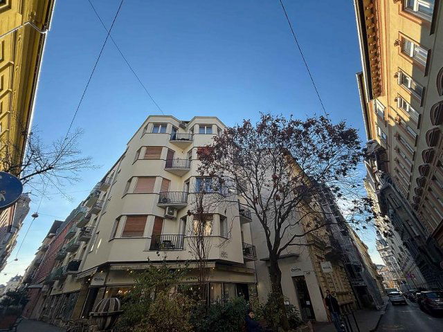 Eladó téglalakás, Budapesten, VI. kerületben, Dessewffy utcában