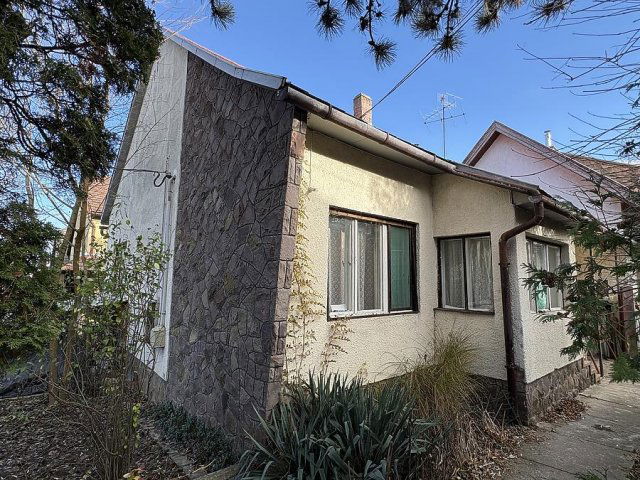 Eladó ikerház, Pomázon 63.9 M Ft, 4 szobás