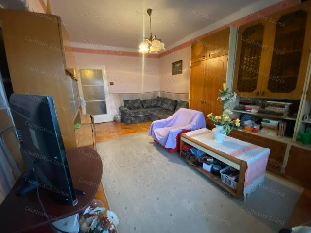 Eladó téglalakás, Szolnokon 32.9 M Ft, 2 szobás