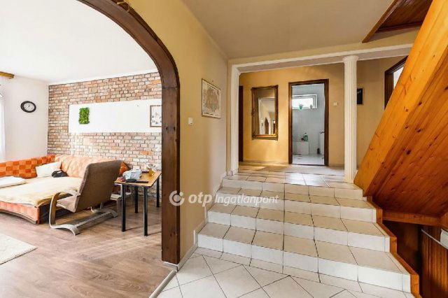 Eladó családi ház, Szomolyán 62.85 M Ft, 4 szobás