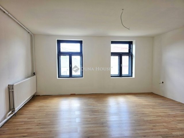 Eladó családi ház, Hosszúhetényen 32.9 M Ft, 5 szobás