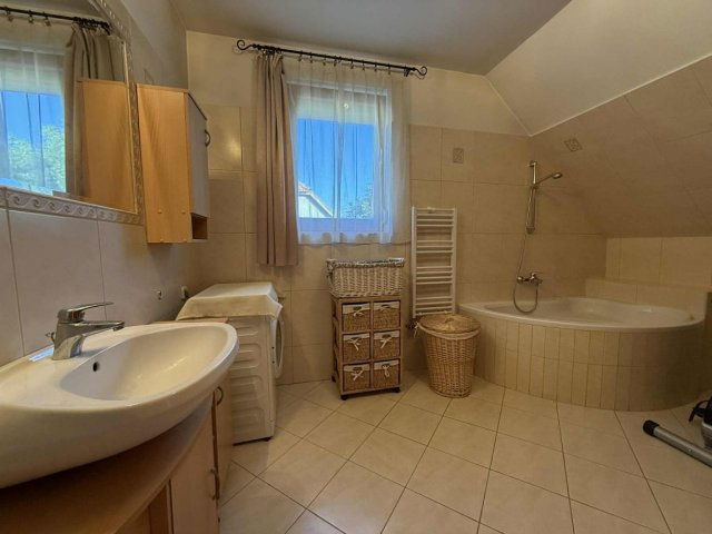 Eladó ikerház, Kecskeméten 79.99 M Ft, 4 szobás