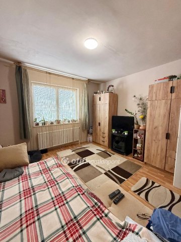 Eladó téglalakás, Nyíregyházán 31.5 M Ft, 1 szobás