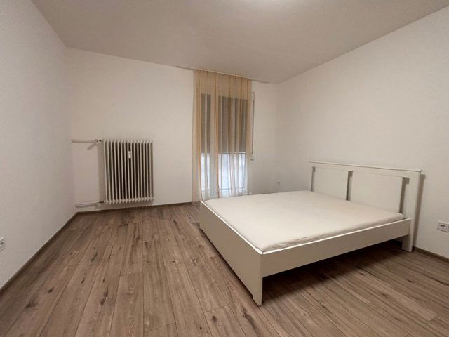 Kiadó panellakás, albérlet, Pécsett, Szőnyi Ottó utcában