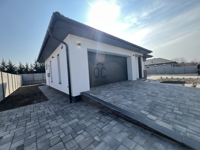 Eladó családi ház, Szigetszentmiklóson 163.9 M Ft, 4 szobás