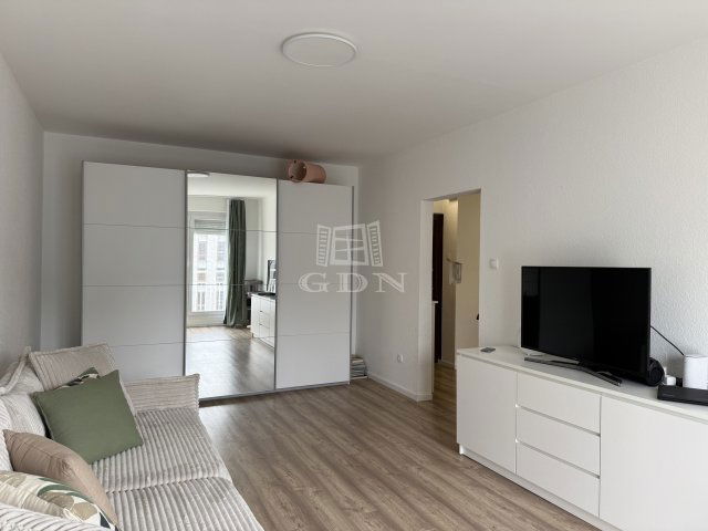 Eladó panellakás, Budapesten, III. kerületben 69.9 M Ft