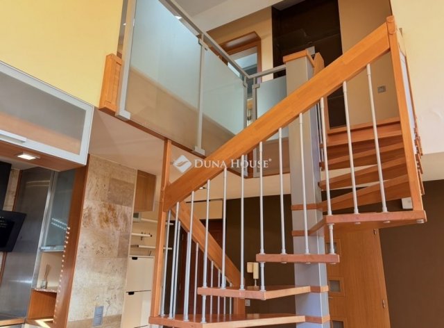 Eladó téglalakás, Budapesten, III. kerületben 110 M Ft, 2 szobás