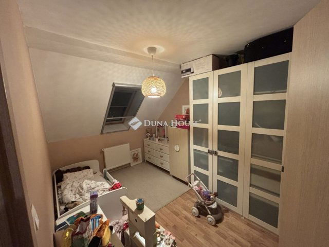 Eladó téglalakás, Tatabányán 78.8 M Ft, 4 szobás