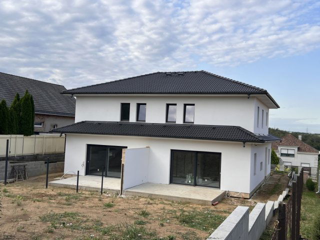 Eladó ikerház, Pécelen 155 M Ft, 5 szobás / költözzbe.hu