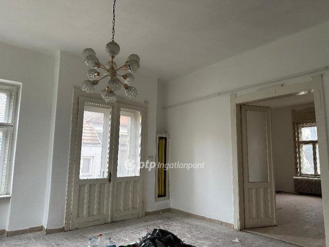 Eladó családi ház, Szentesen 47 M Ft, 6 szobás