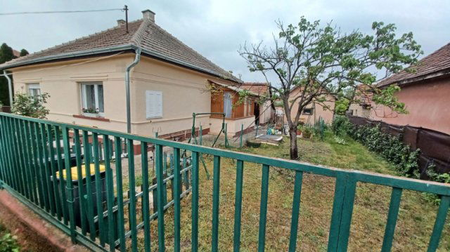 Eladó családi ház, Pusztavacson 35 M Ft, 2 szobás