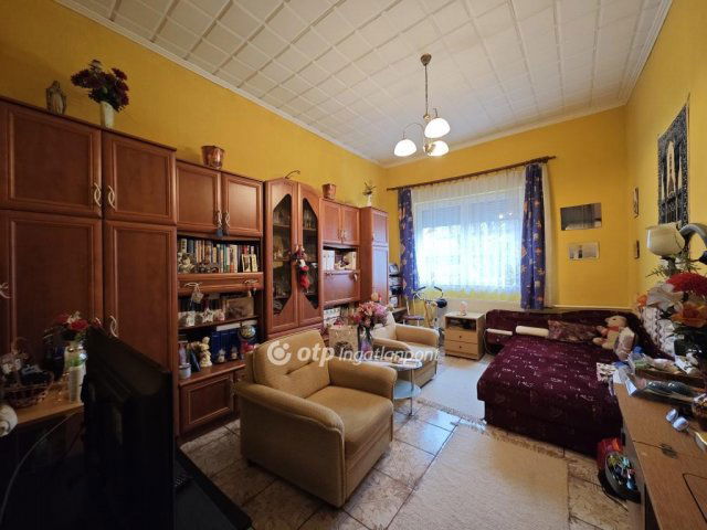 Eladó családi ház, Budapesten, XV. kerületben 139.9 M Ft