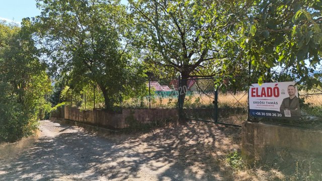 Eladó telek, Nagymaroson, Pállya Celesztin utcában 65 M Ft