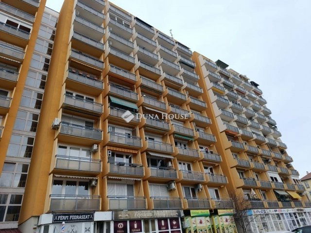 Eladó panellakás, Kecskeméten 32.9 M Ft, 1 szobás