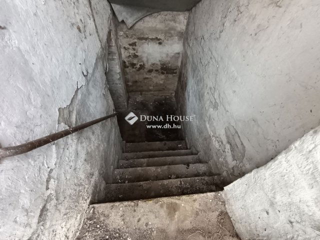 Eladó családi ház, Abonyban 12.9 M Ft, 2 szobás