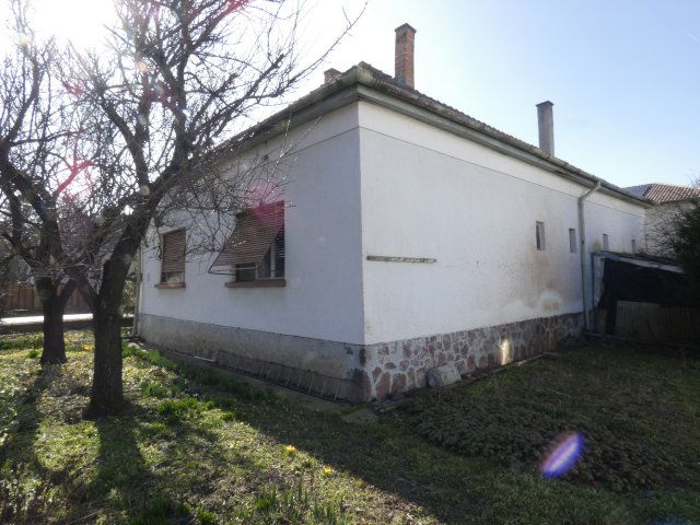 Eladó telek, Szegeden, Radnóti utcában 68.9 M Ft