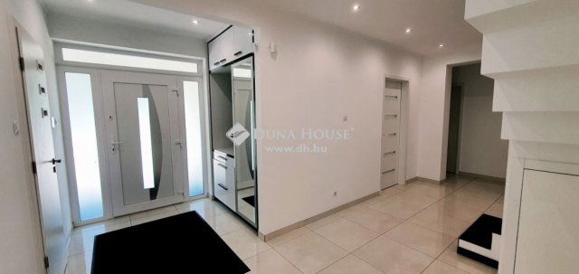 Eladó családi ház, Csévharaszton 175 M Ft, 6 szobás