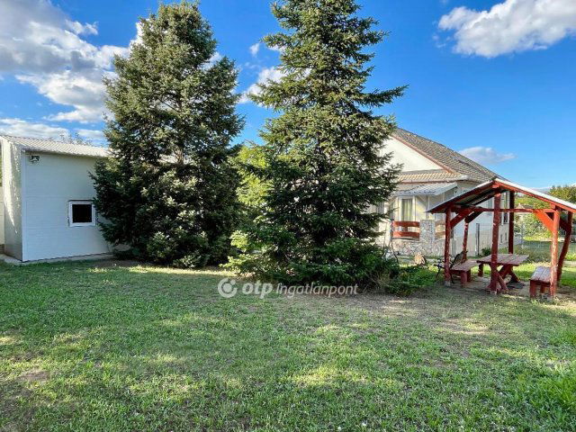 Eladó családi ház, Sülysápon 129 M Ft, 5+1 szobás