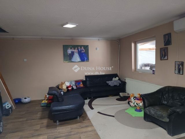 Eladó családi ház, Tápióbicskén 34.99 M Ft, 4 szobás