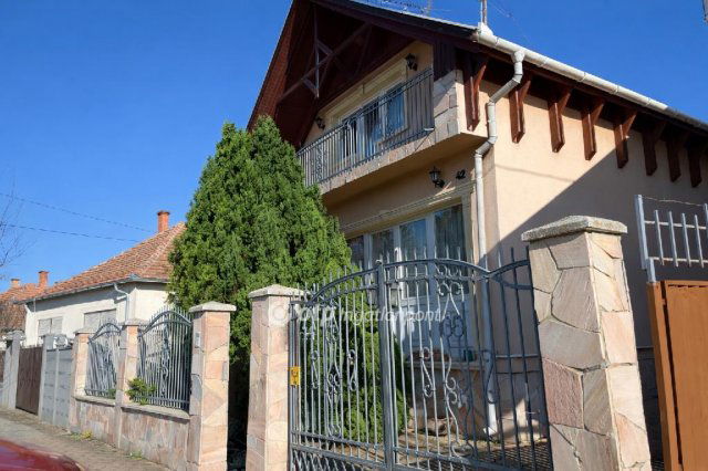 Eladó családi ház, Derecskén 120 M Ft, 5 szobás