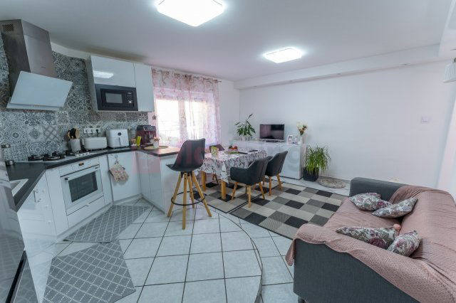 Eladó családi ház, Pécsett, Orsolya utcában 78.9 M Ft