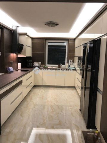 Eladó családi ház, Nemesvámoson 124.99 M Ft, 4+1 szobás