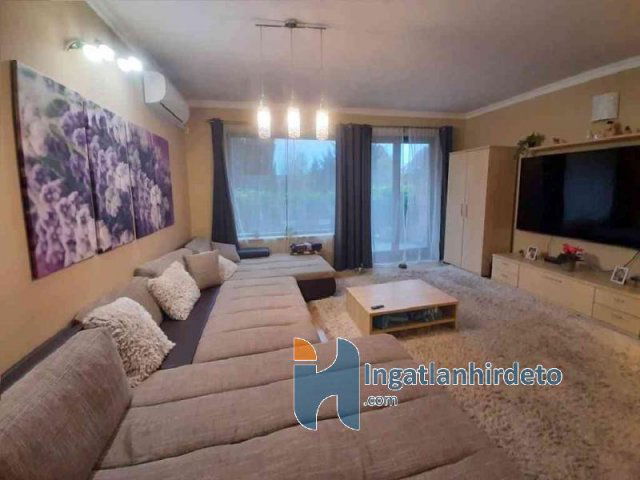 Eladó ikerház, Budapesten, XVIII. kerületben 225 M Ft, 6 szobás