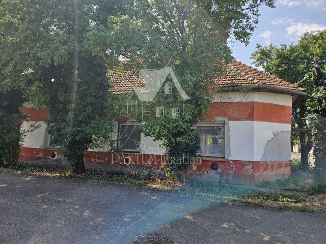 Eladó családi ház, Szolnokon 11.9 M Ft, 5 szobás
