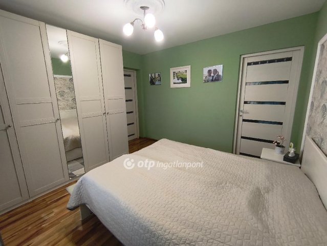 Eladó családi ház, Velencén 215 M Ft, 4 szobás