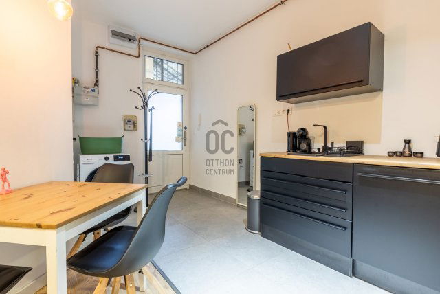 Eladó téglalakás, Budapesten, VII. kerületben 95 M Ft, 2 szobás