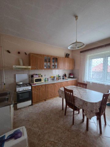 Eladó családi ház, Oroszlányban 45.5 M Ft, 3 szobás