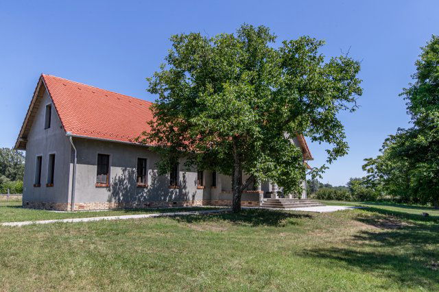 Eladó családi ház, Jászberényben 269 M Ft, 9+1 szobás